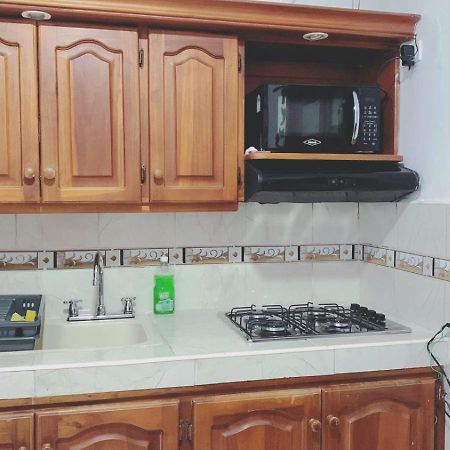 Habitacion Privada En Jardin Cerca Al Parque 호텔 외부 사진